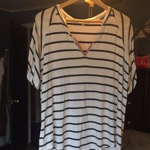 41 Hawthorn white with black top